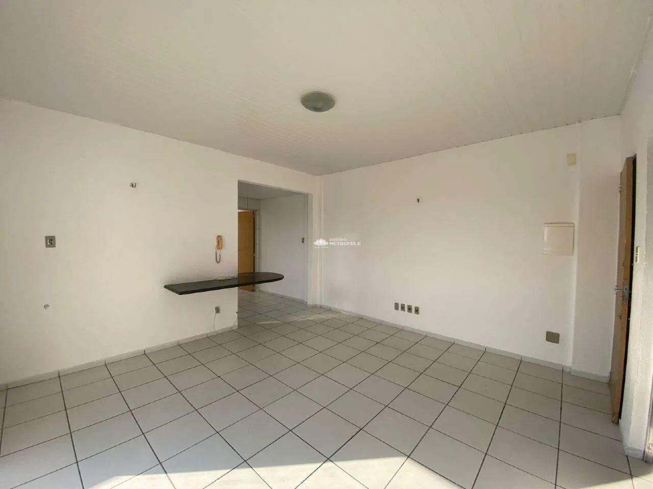 APARTAMENTO 2 QUARTOS (1 SUÍTE) COM VARANDA E GARAGEM COBERTA  EDIFÍCIO DOM CABRAL - Foto 4