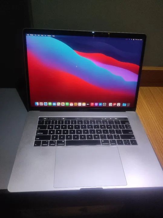 MacBook pro tela 15" core i7 16gb, placa de vídeo 