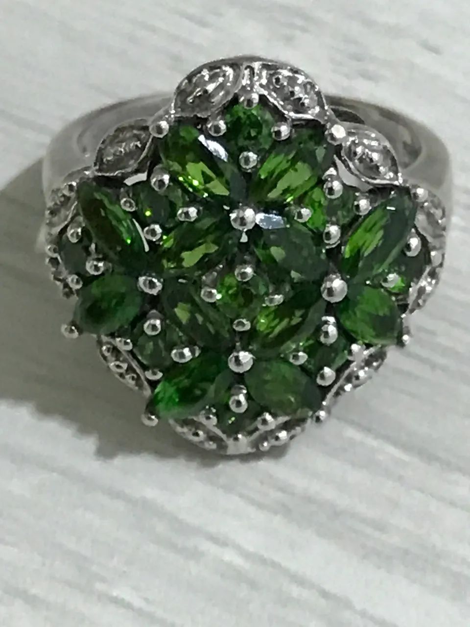 Belíssimo Anel em prata com zircônia verde! - Foto 4