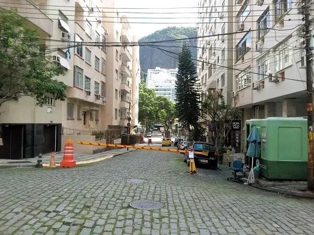 EXCELENTE APARTAMENTO COPACABANA / 85 M2 / SALÃO 2 QUARTOS (SUITE) VARANDA 2 GARAGENS / PR - Foto 2