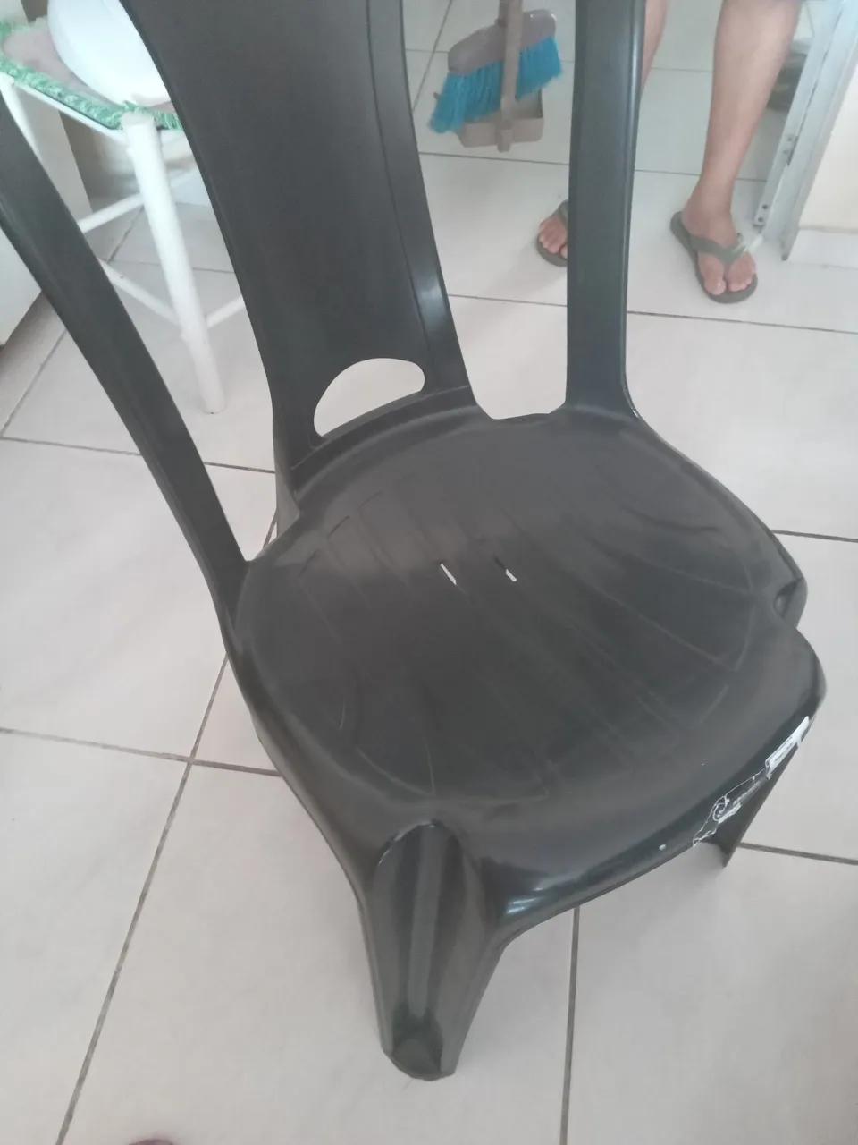 Cadeira Plástica Preta
