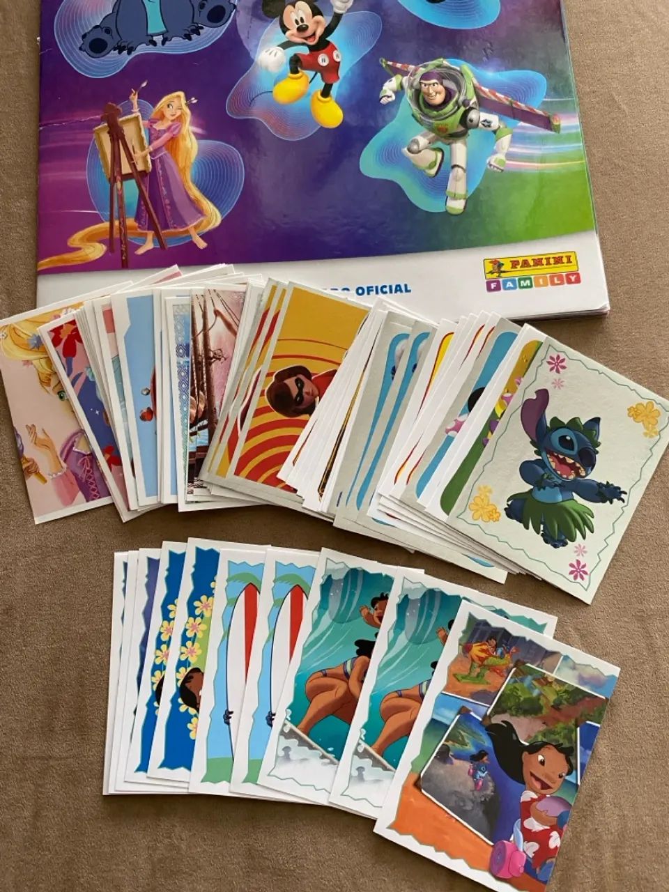 Álbum figurinhas Criando Memórias Mágicas Ed. Panini - Foto 2