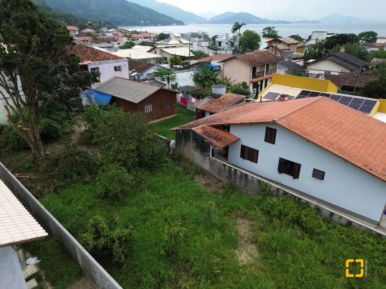 Excelente terreno localizado á apenas 200 metros da praia do Sambaqui, ao norte da ilha (v - Foto 5