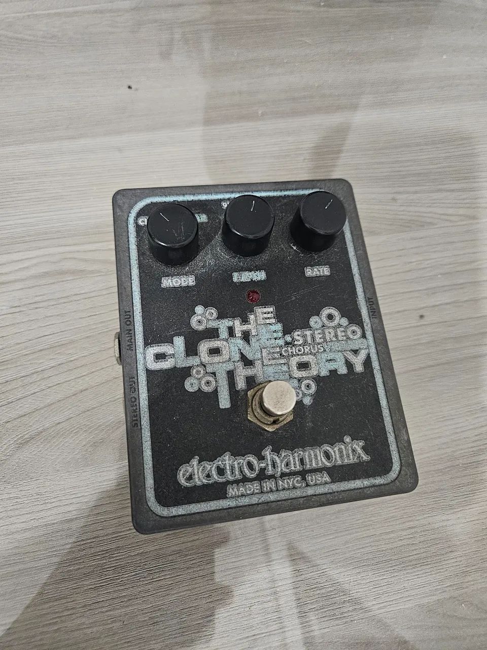 Pedal Electro-Harmonix The Clone Theory