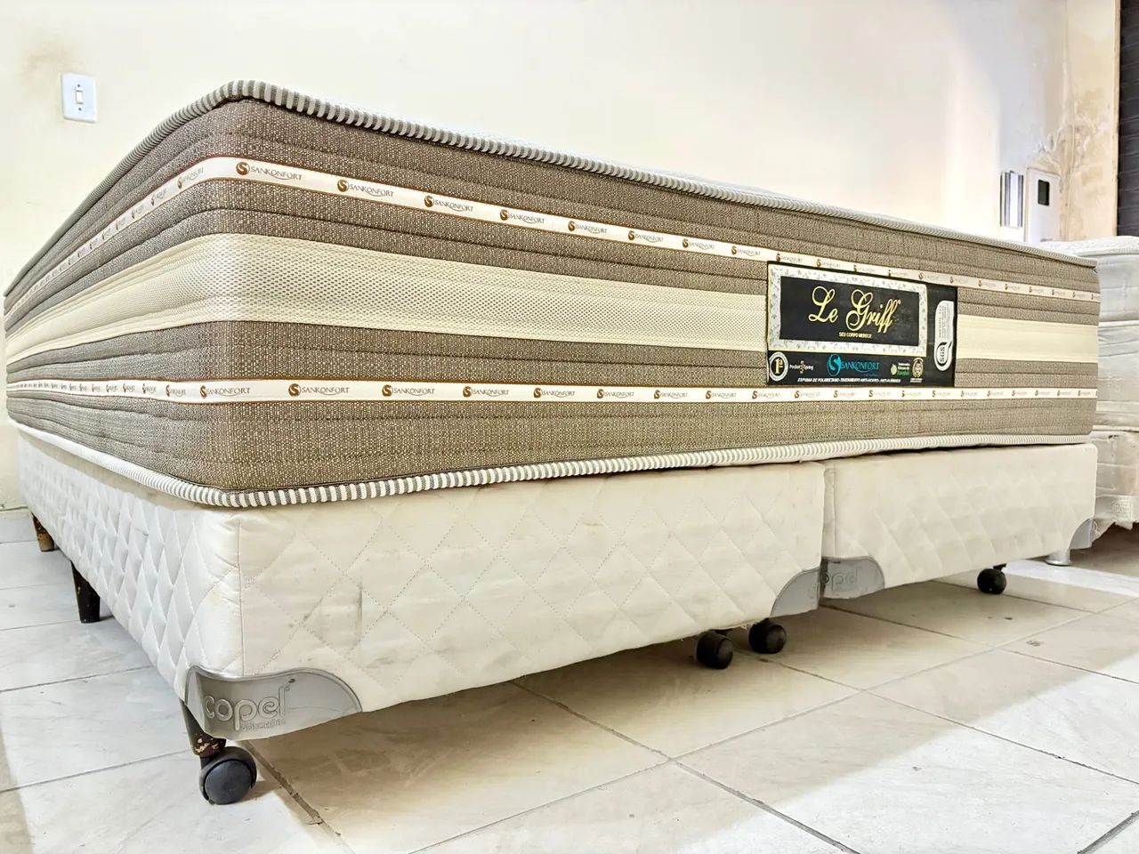 Cama box de casal Queen , cama Queen size  - Foto 4
