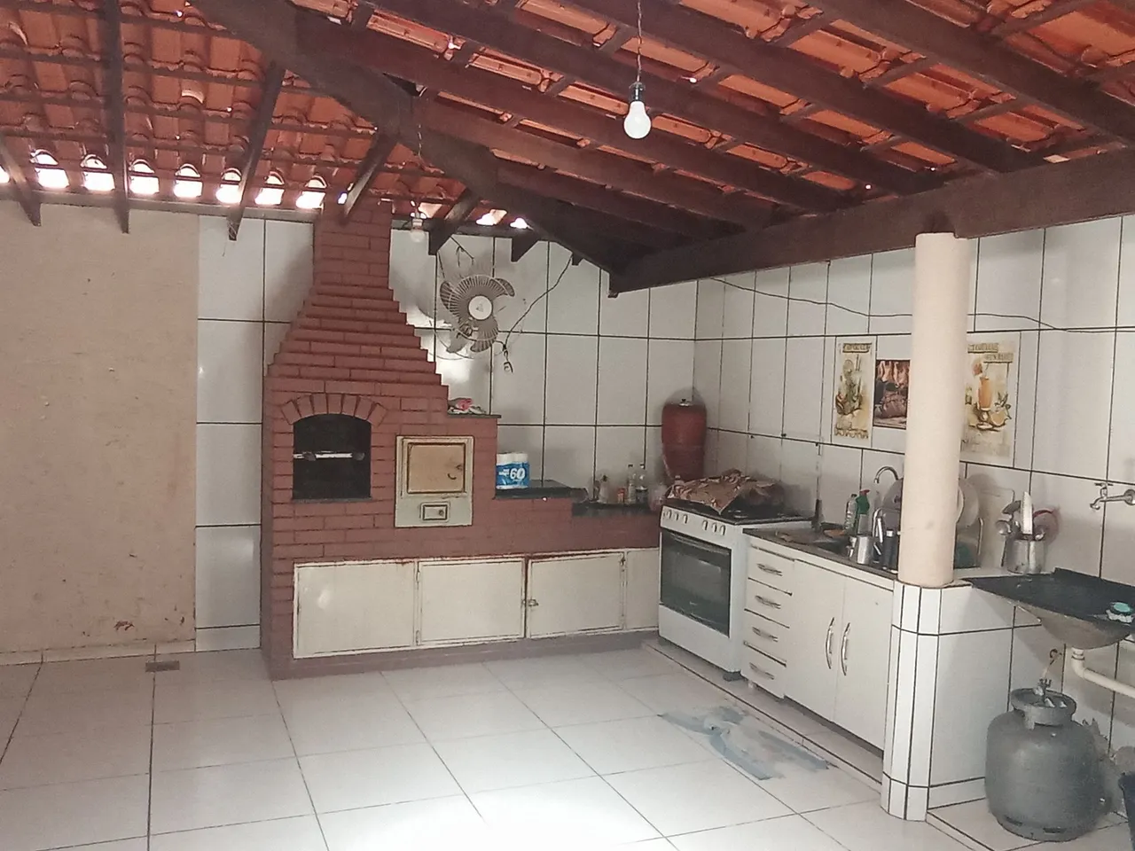 Quintal Amplo Ótima Localização,Poucos Metros do sest Senat/Independência..