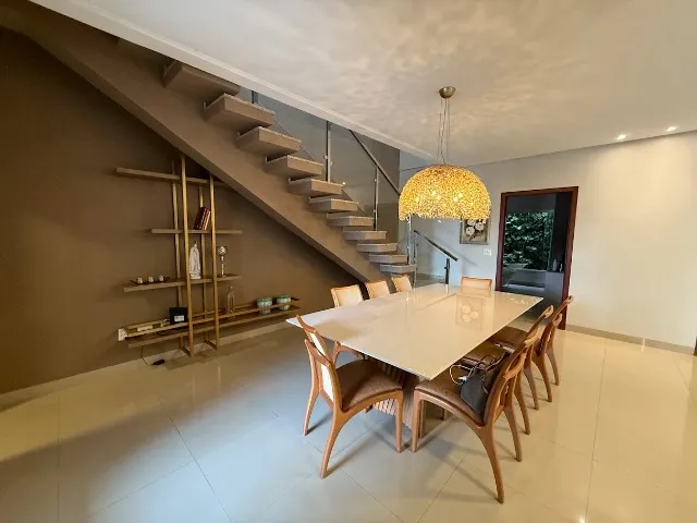 Casa Sobrado, alto padrão Setor Coimbra - Conforto e Sofisticação!