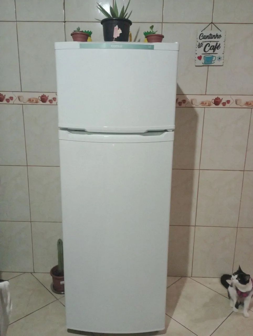 Vendo geladeira semi nova  - Foto 2
