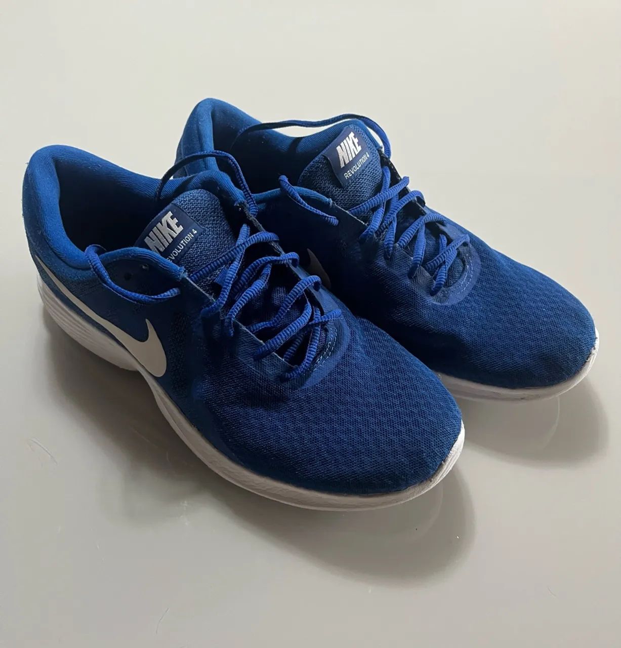 tênis Nike Revolution 4 