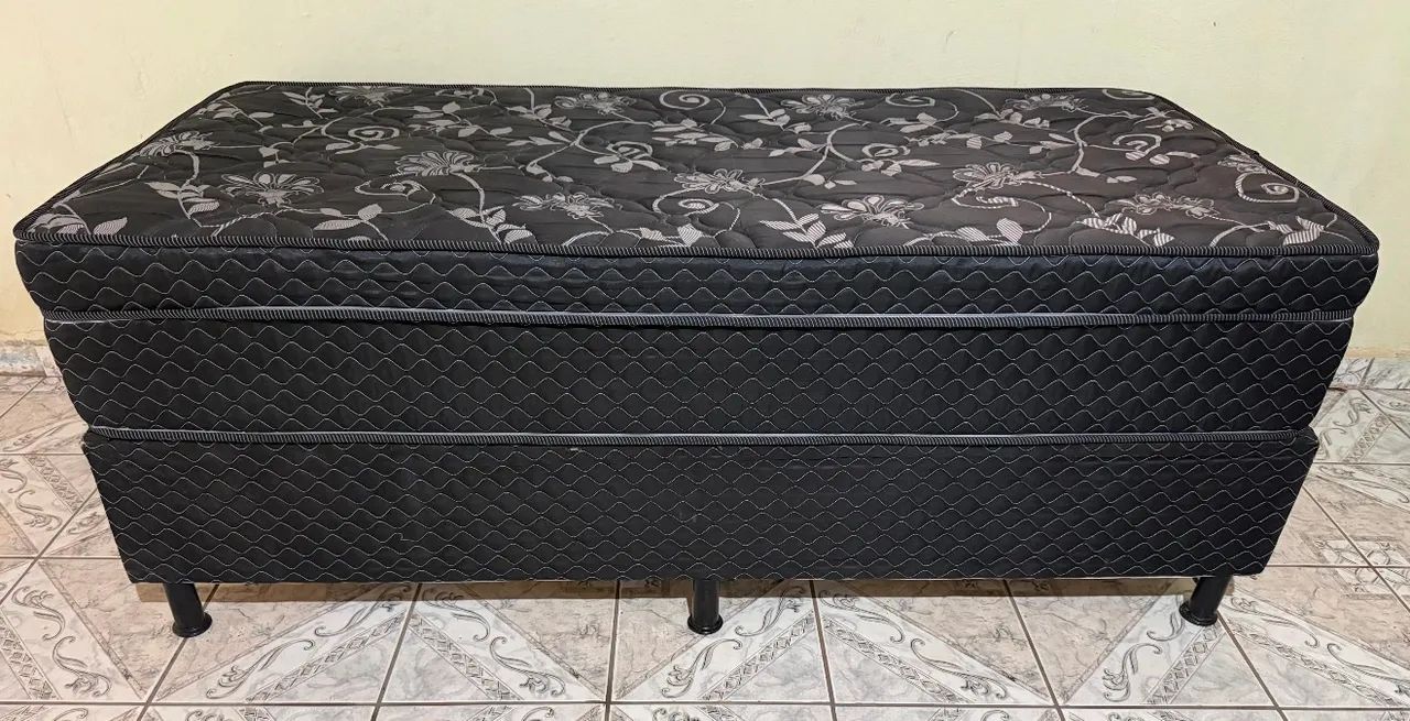 Vende-se uma Cama Box de Solteiro 