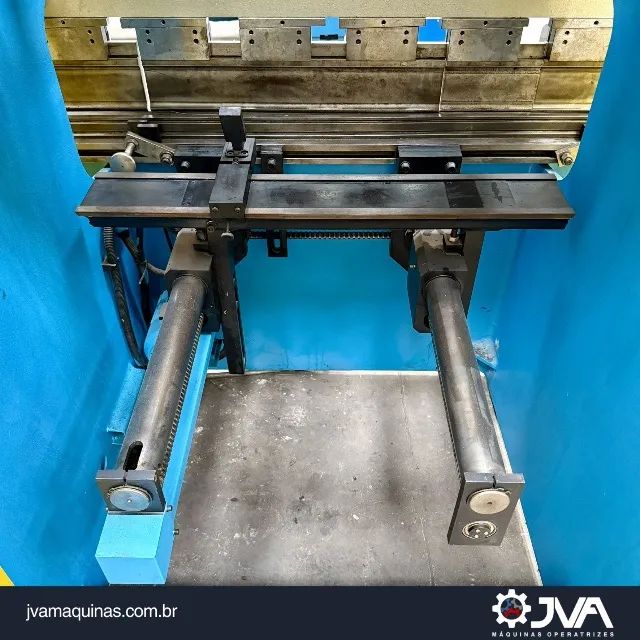DOBRADEIRA HIDRÁULICA CNC CALVI WC67K - 25T / 1300 MM - Foto 6
