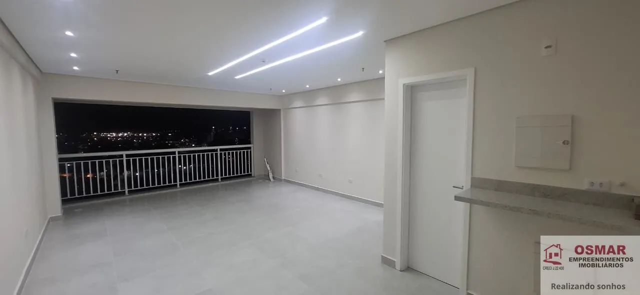 Sala Comercial para Locação na Vila Mathias, Santos-SP: 1 Sala, 1 Banheiro, 42m² de Área. 