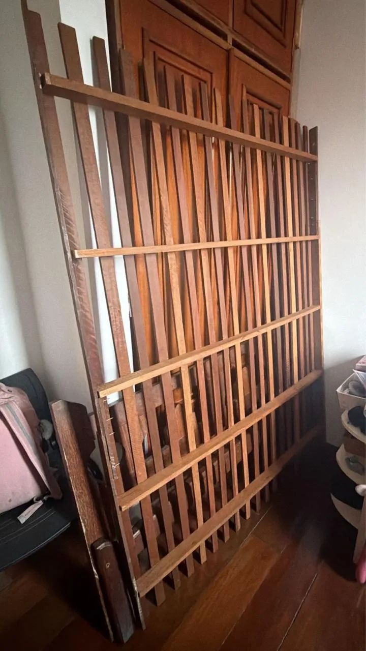 Cama de casal em madeira maciça - Foto 2