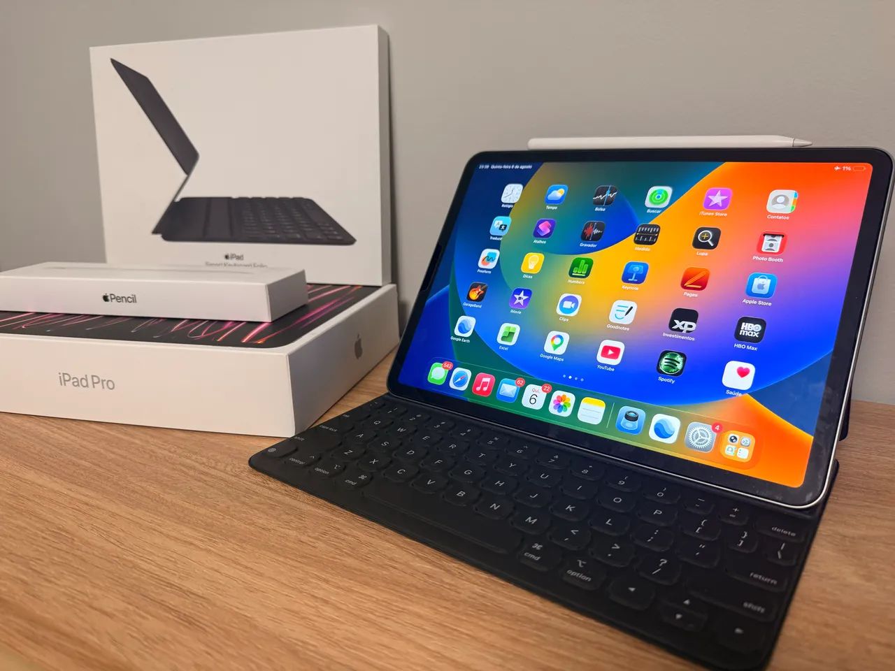 Apple iPad Pro 11 - M2 (4ª Geração) 128GB Wi-Fi + Magic Keyboard + Apple Pencil