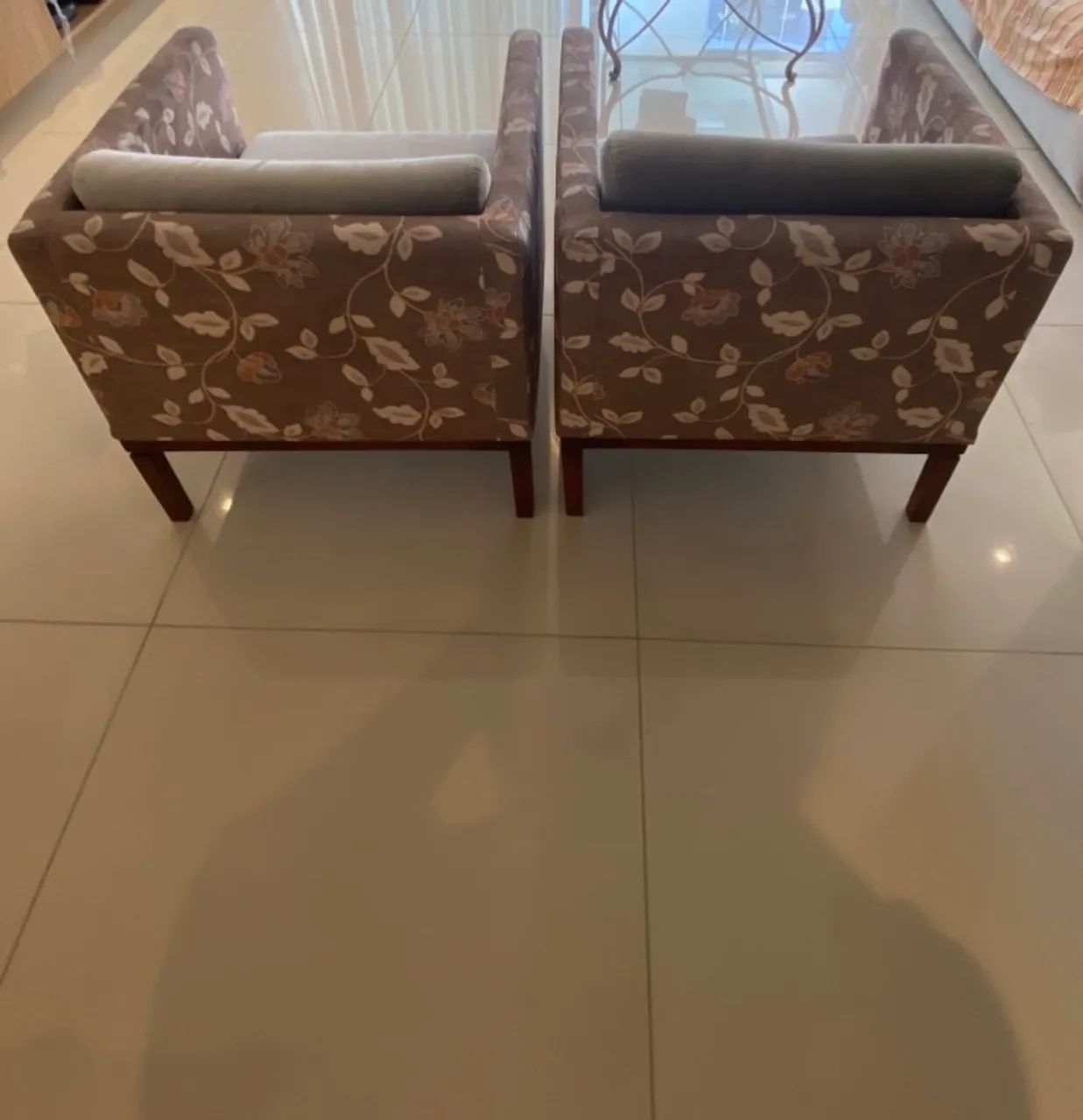 Poltronas estofadas  - Foto 2