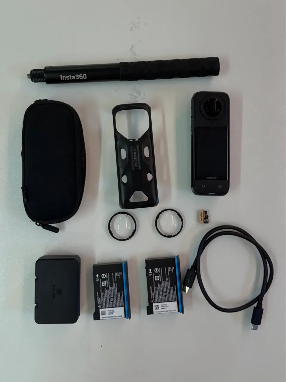 CAMERA INSTA360 X4 8K - BUNDLE COMPLETO - POUQUÍSSIMO USO