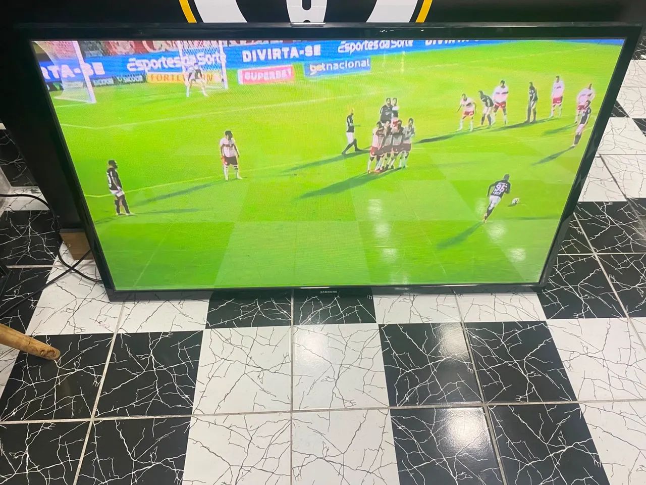 Vendo tv Samsung 55 polegadas obs não é Smartv  - Foto 2