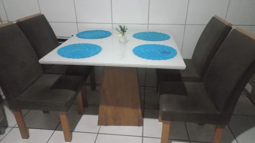 Mesa de Jantar quadrada 4 cadeiras - Foto 2