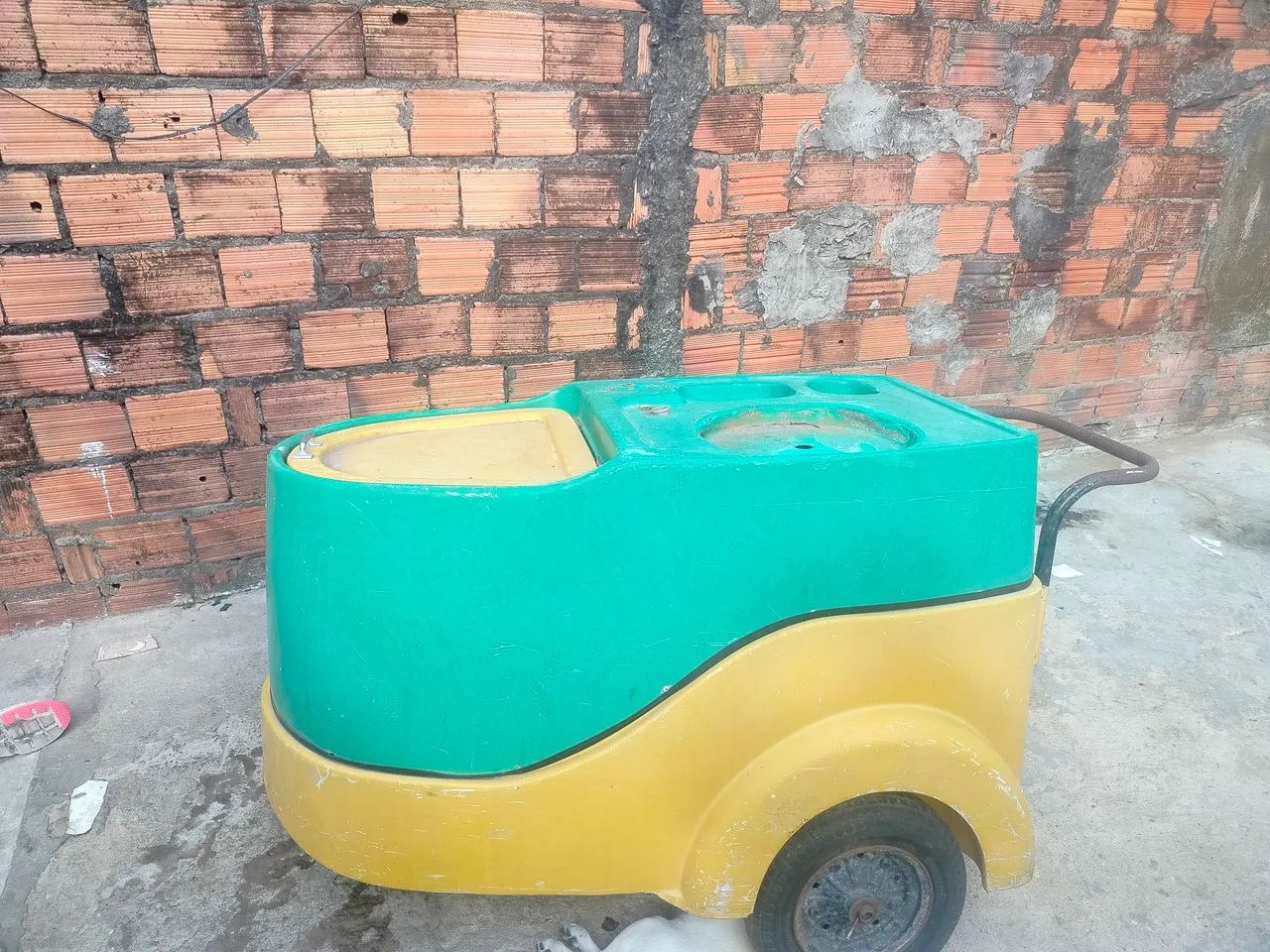 Carrinho de coco  com tudo dele