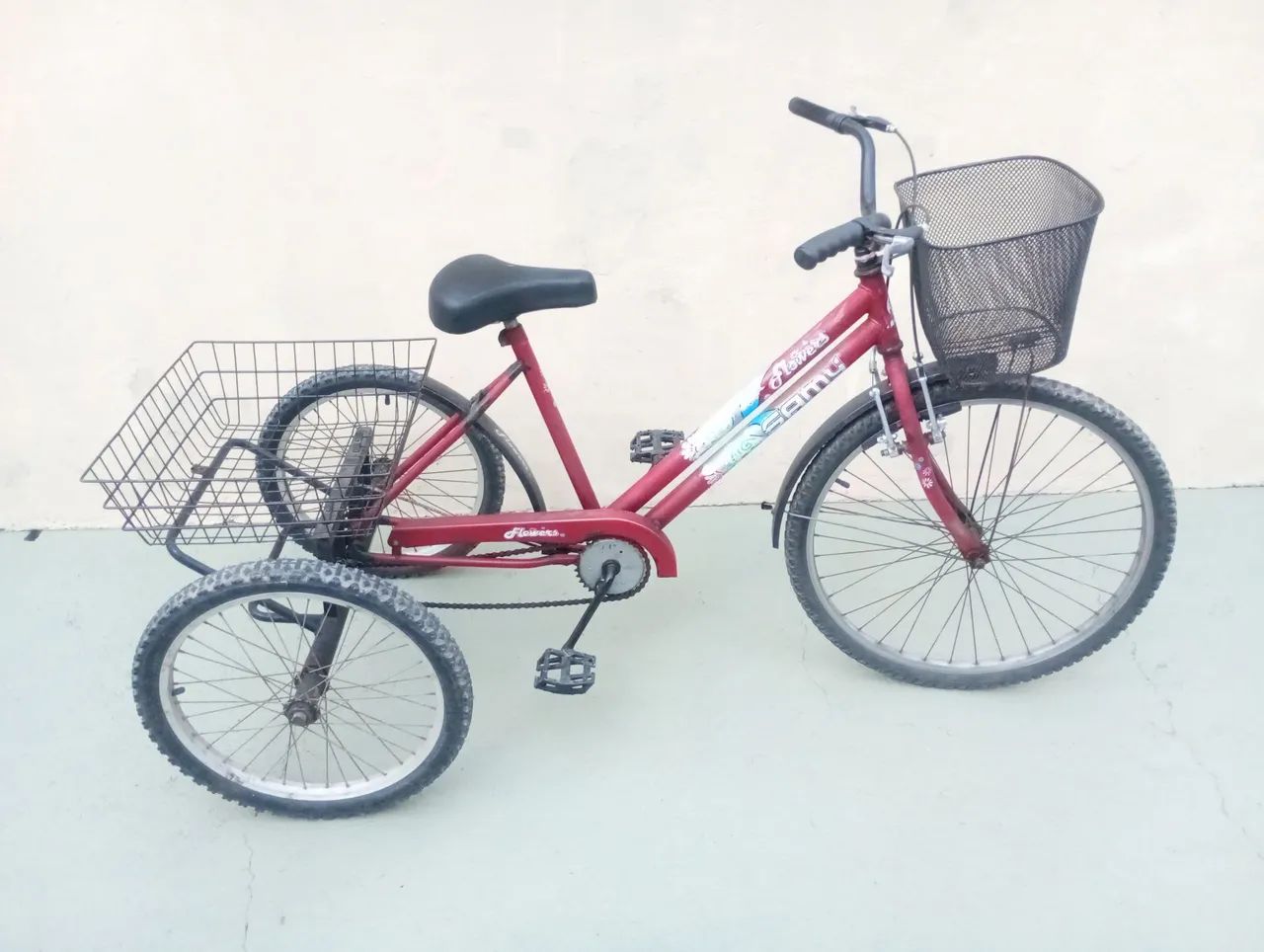 Triciclo em ótimo estado 