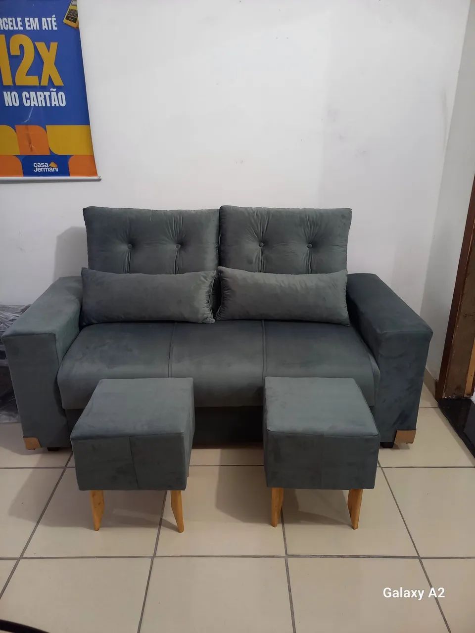 Conjunto sofá e puf