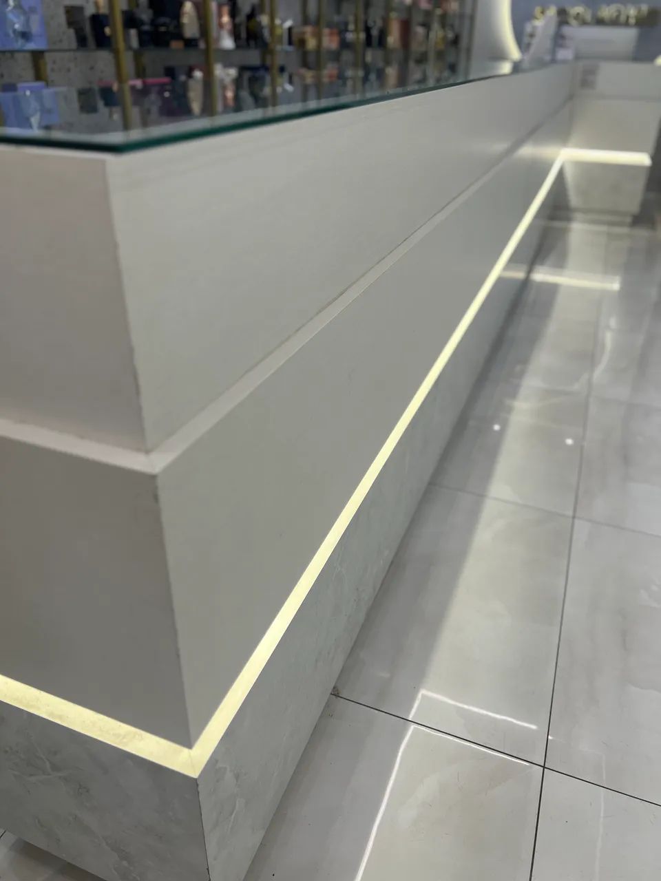 Balcão em MDF com Led 