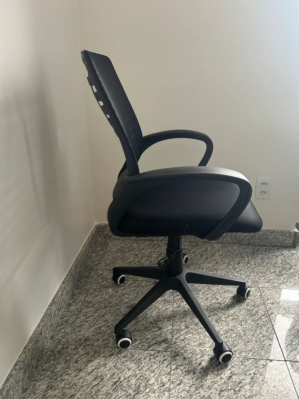 Cadeira de escritório - Original Tok&Stok - Foto 3