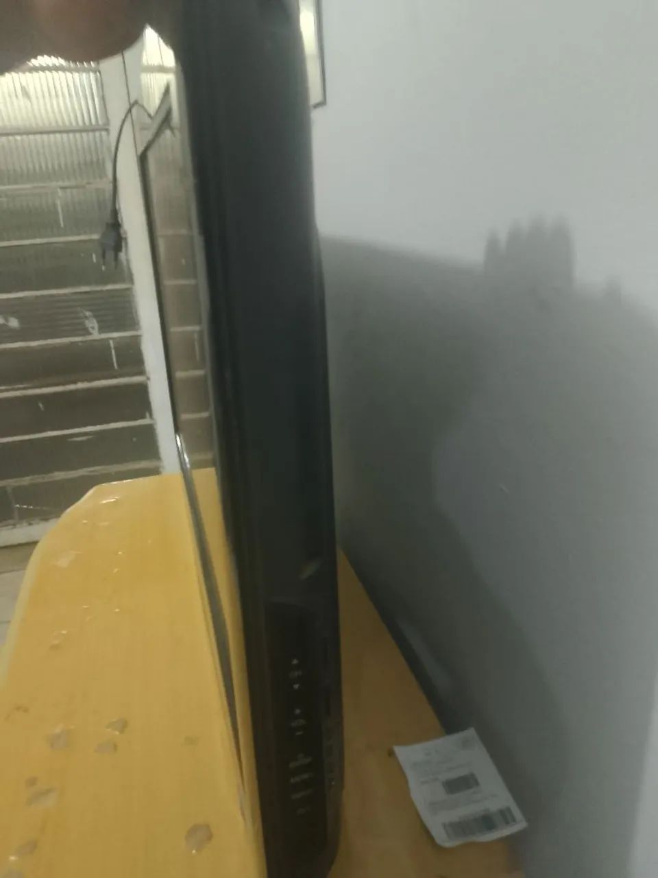 Vende televisão ou troca 