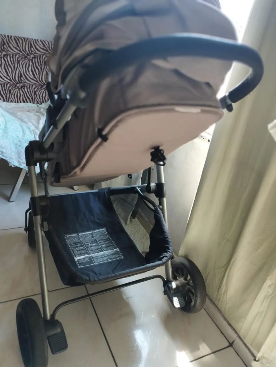 Carrinho de bebê NOVO - nunca usado  - Foto 3