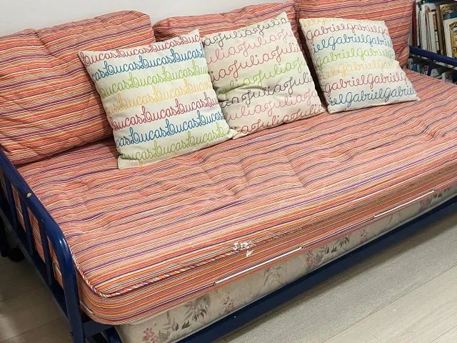 Cama/sofa tubular azul tok stok com bicama, e colchões - Foto 3
