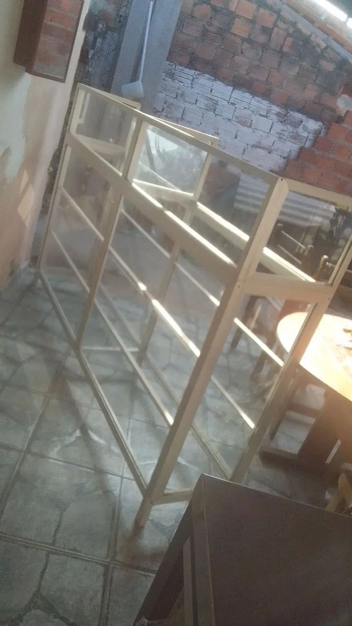 Prateleira de Vidro Serve pra colocar Celulares, Itens de Comércio etc....