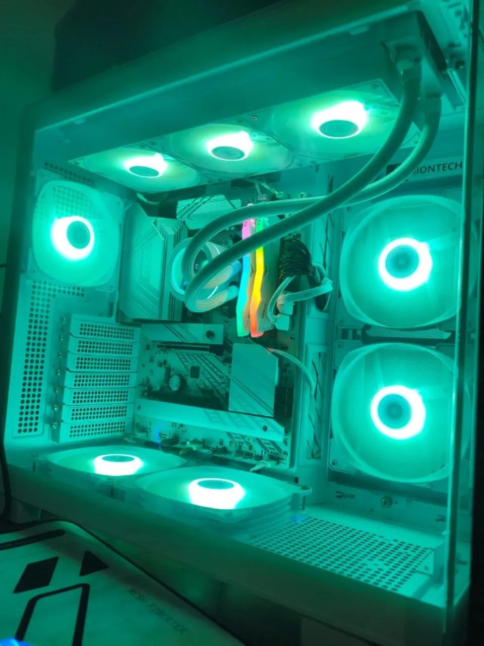 PC Gamer Ultra Potente - Ryzen7 9800X3D (Sem GPU)