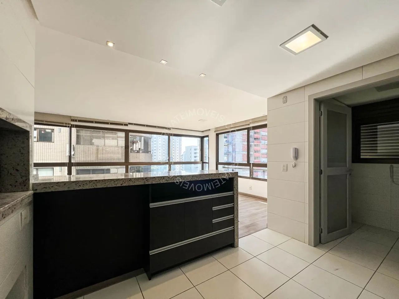 Apartamento semimobiliado para alugar no Mont Serrat com 2 quartos(2 suítes) - Foto 8