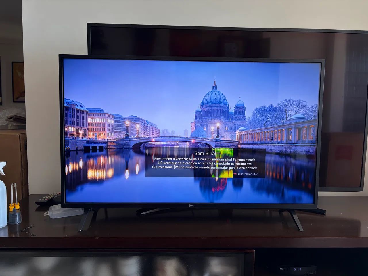 SmartTV LG 43 LED 4K com Faixa Vertical na Tela - Foto 2