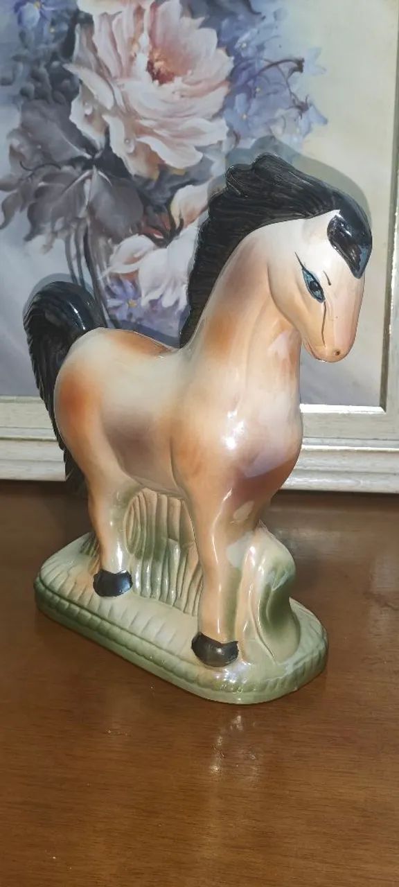 Cavalo de Louça Decorativo 27 cm - Foto 2