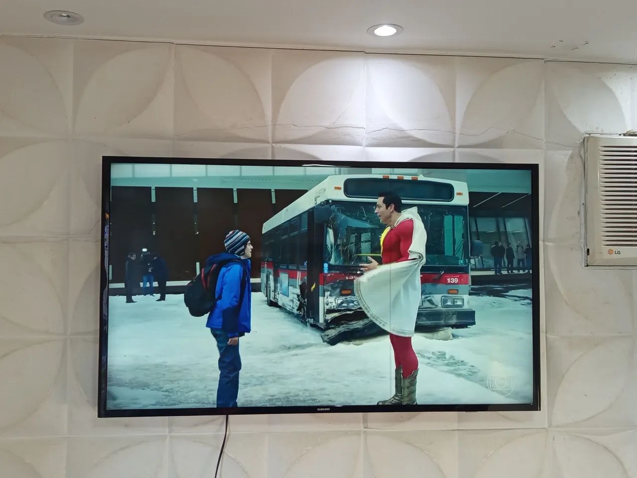 VENDO TV Samsung SMART 48 polegadas com detalhe  - Foto 4