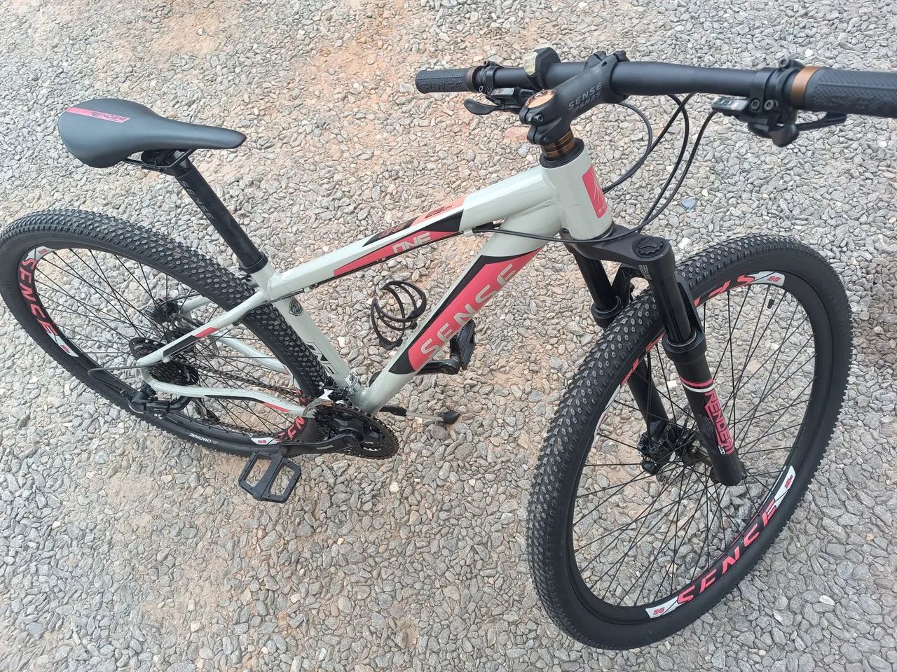 Bicicleta Aro 29. Bem conservada Volor 1.500    Cel: * - Foto 4