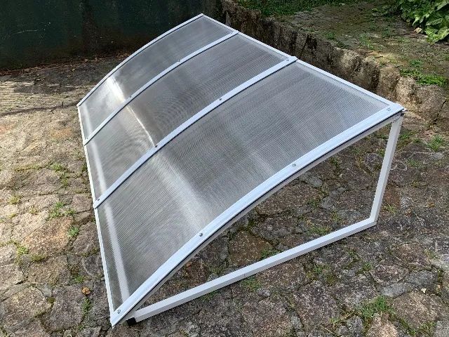 Toldo policarbonato e metalon