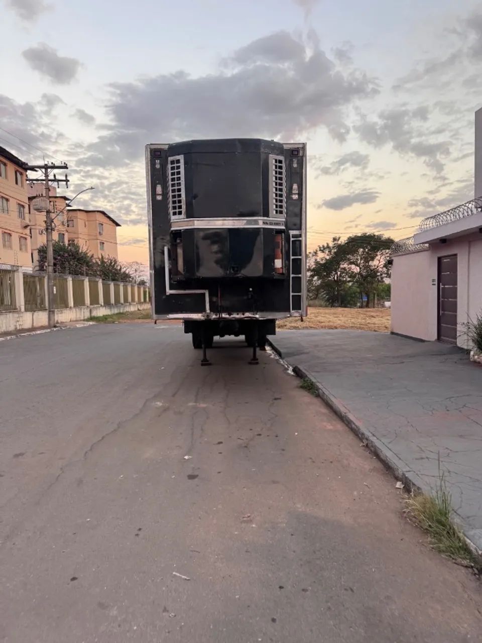 CARRETA CÂMARA FRIA 2 EIXOS 22 PALLETS  - Foto 2