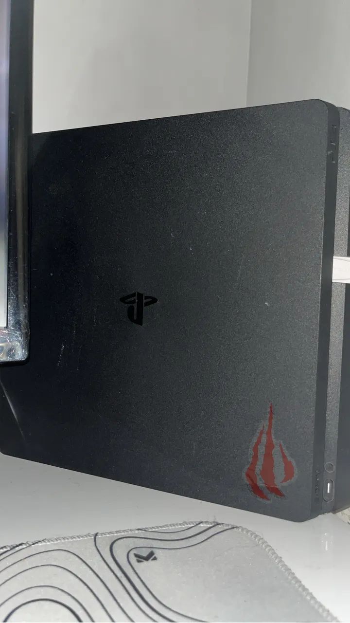 VENDO PS4 EM ÓTIMO ESTADO!