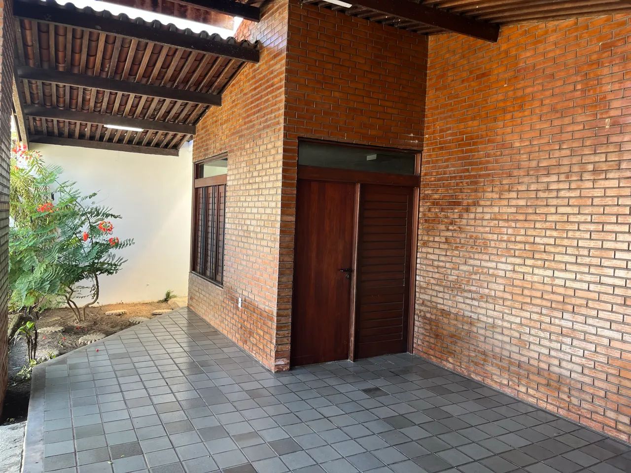 Alugo excelente casa