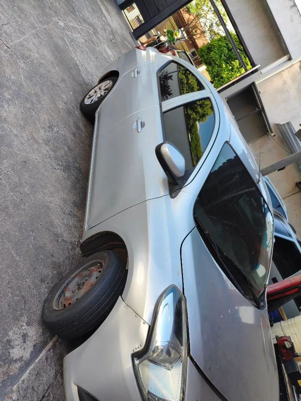 Nissan Versa 1.0 12V Flexstart 4P Mec. 2017 - Foto 2