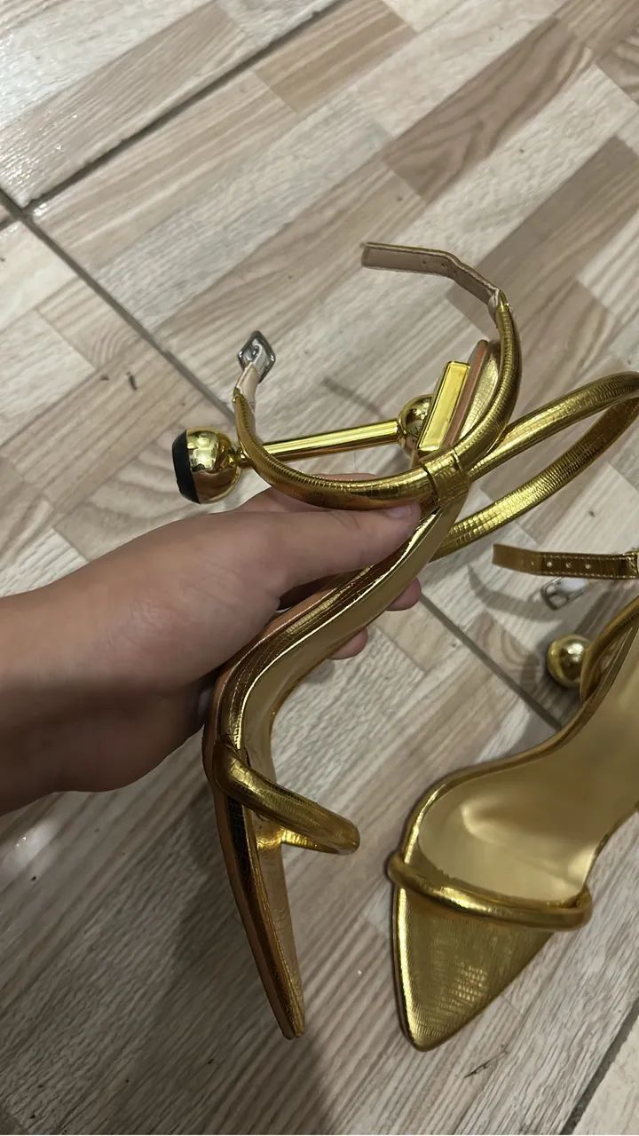 Salto Novo Dourado na caixa 