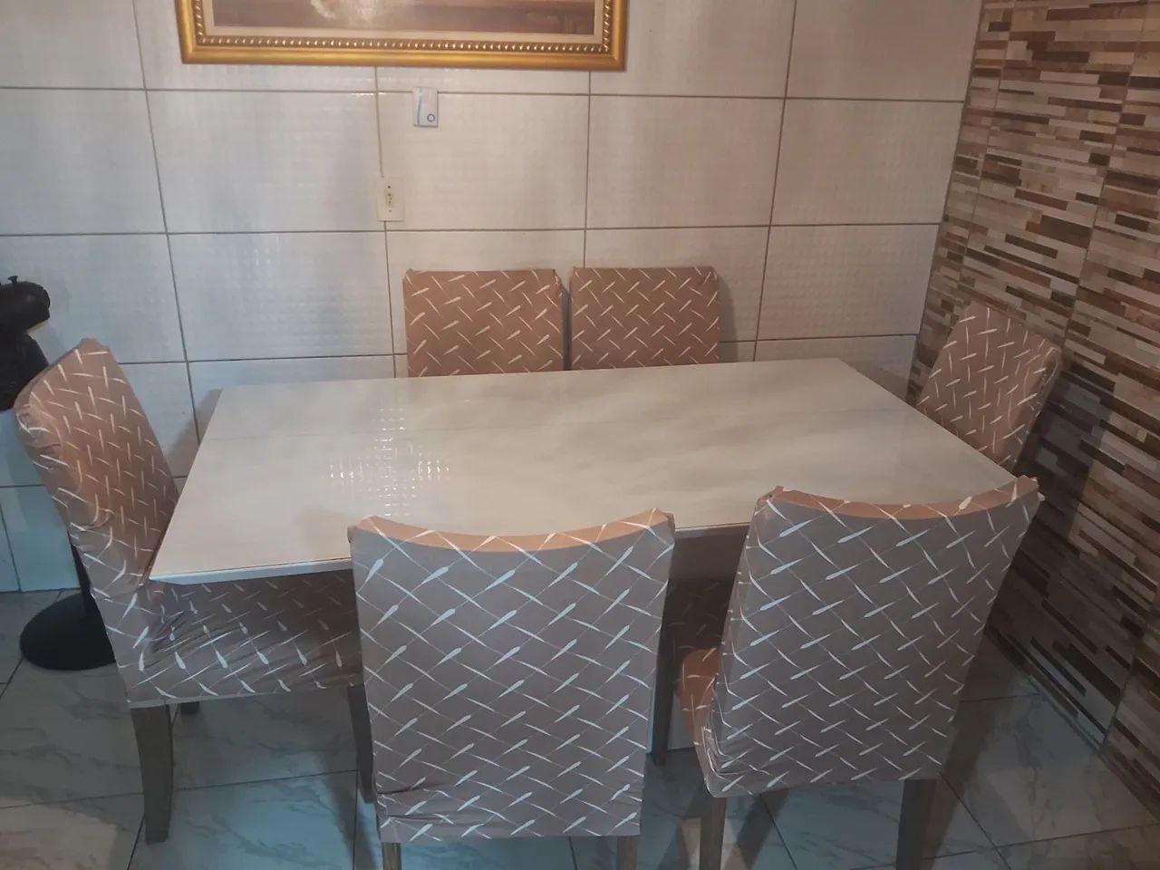 Mesa de 6 cadeiras com tampa de vidro.  - Foto 5