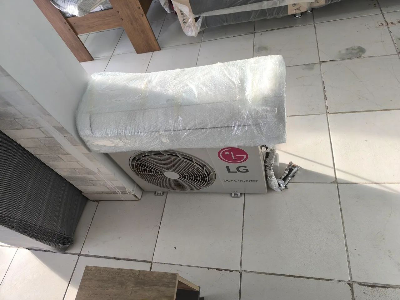 Ar condicionado LG 12 mil BTUs dual inverter  - Foto 4