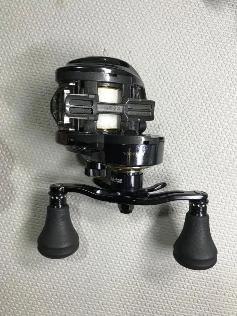 Carretilha Abu garcia REV3 Big Shooter Compact manivela esquerda