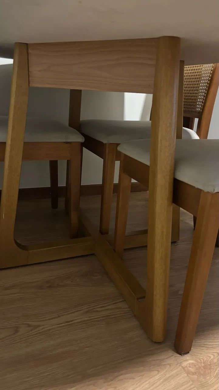 Mesa de madeira com tampo em vidro e laca - Foto 2