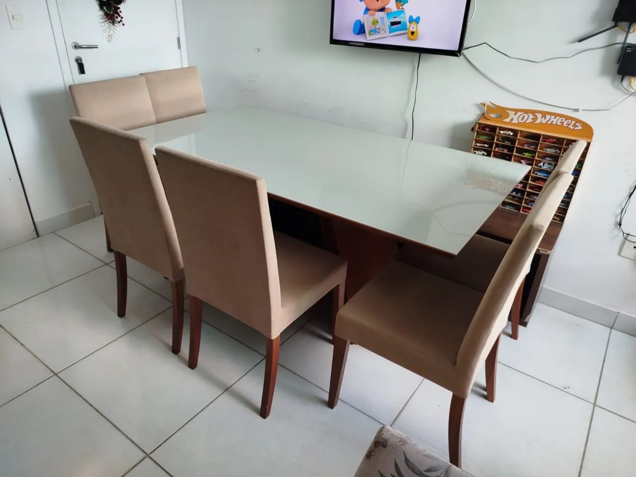 Mesa com 8 cadeiras - Foto 2