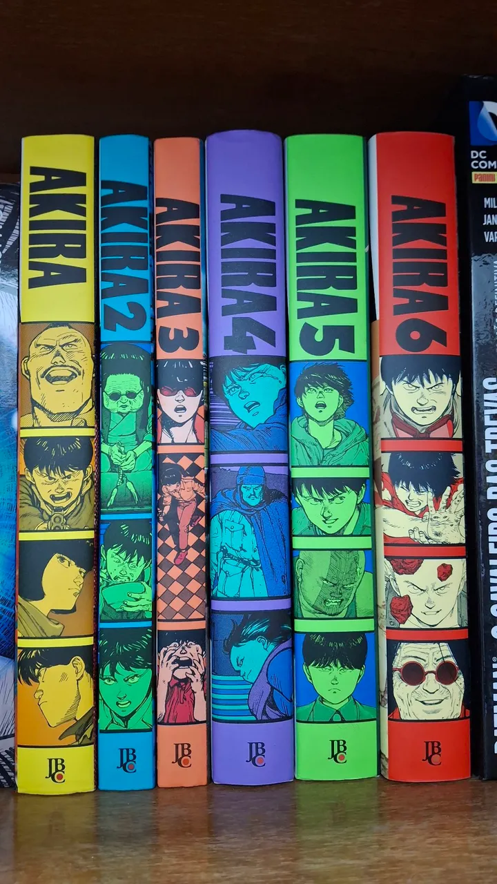 Akira Vol 1 e 2 - Livros e revistas - Cajueiros (Itaipuaçu