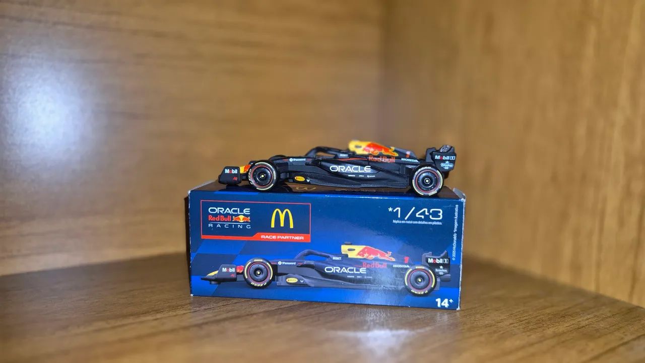 Miniatura Fórmula 1 REDBULL MAX VERTAPHEN  - Foto 3